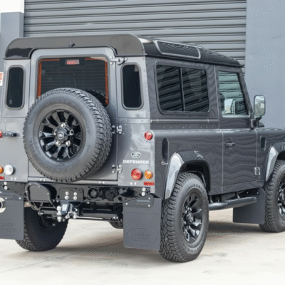 2015 LAND ROVER DEFENDER 90 XS STATION WAGON – 390 KM